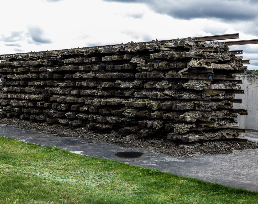 Photograph of a sculpture depicting railroad ties